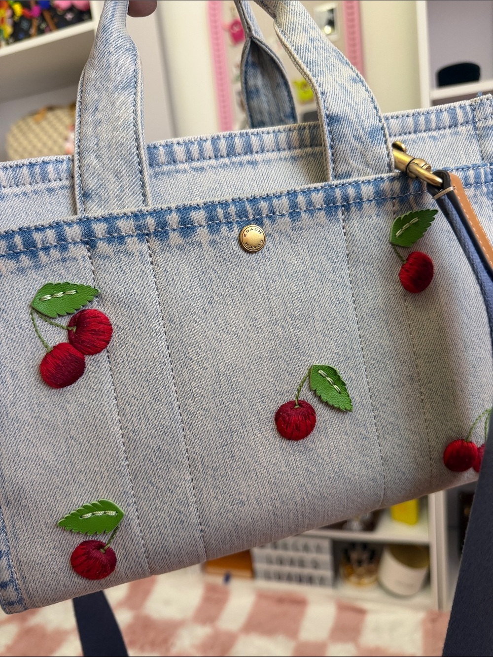 🍒Coach denim cherry cargo tote 26 small size gently used - Picture 13 of 13